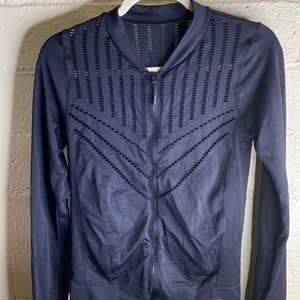 Black ultra light keyhole cut jacket